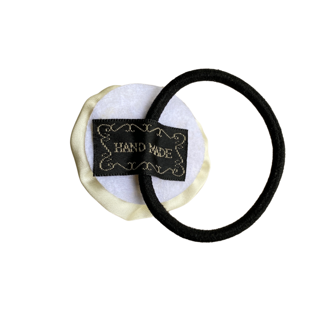 Haargummi mit Satinrose