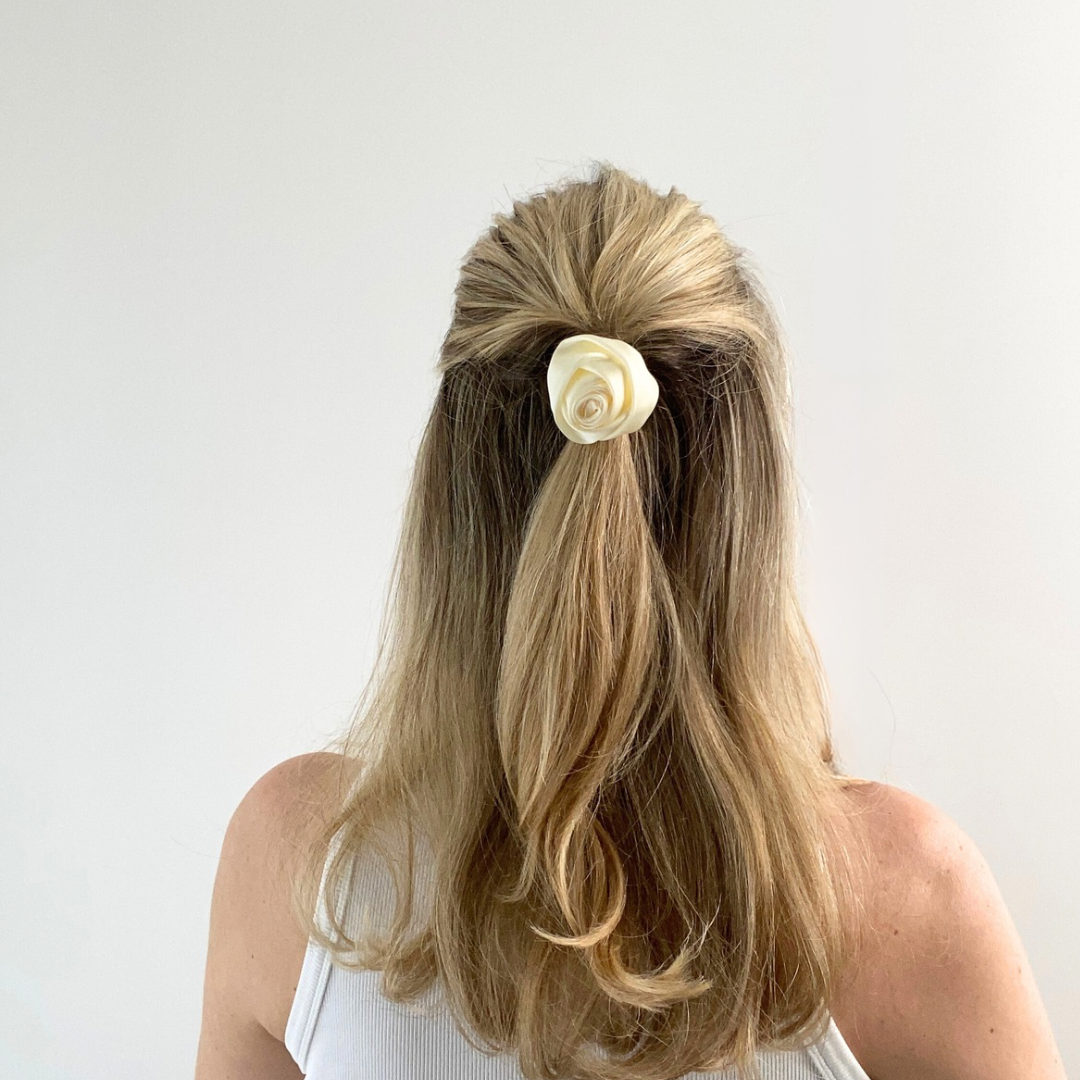 Haargummi mit Satinrose