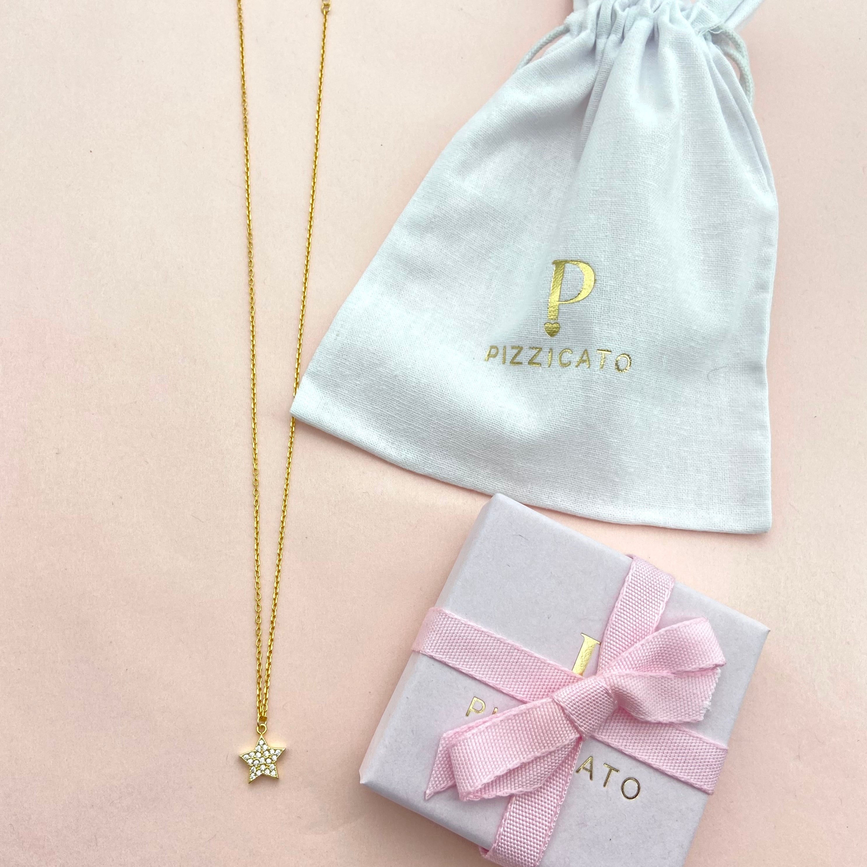 Collier avec pendentif étoile en zircone scintillante