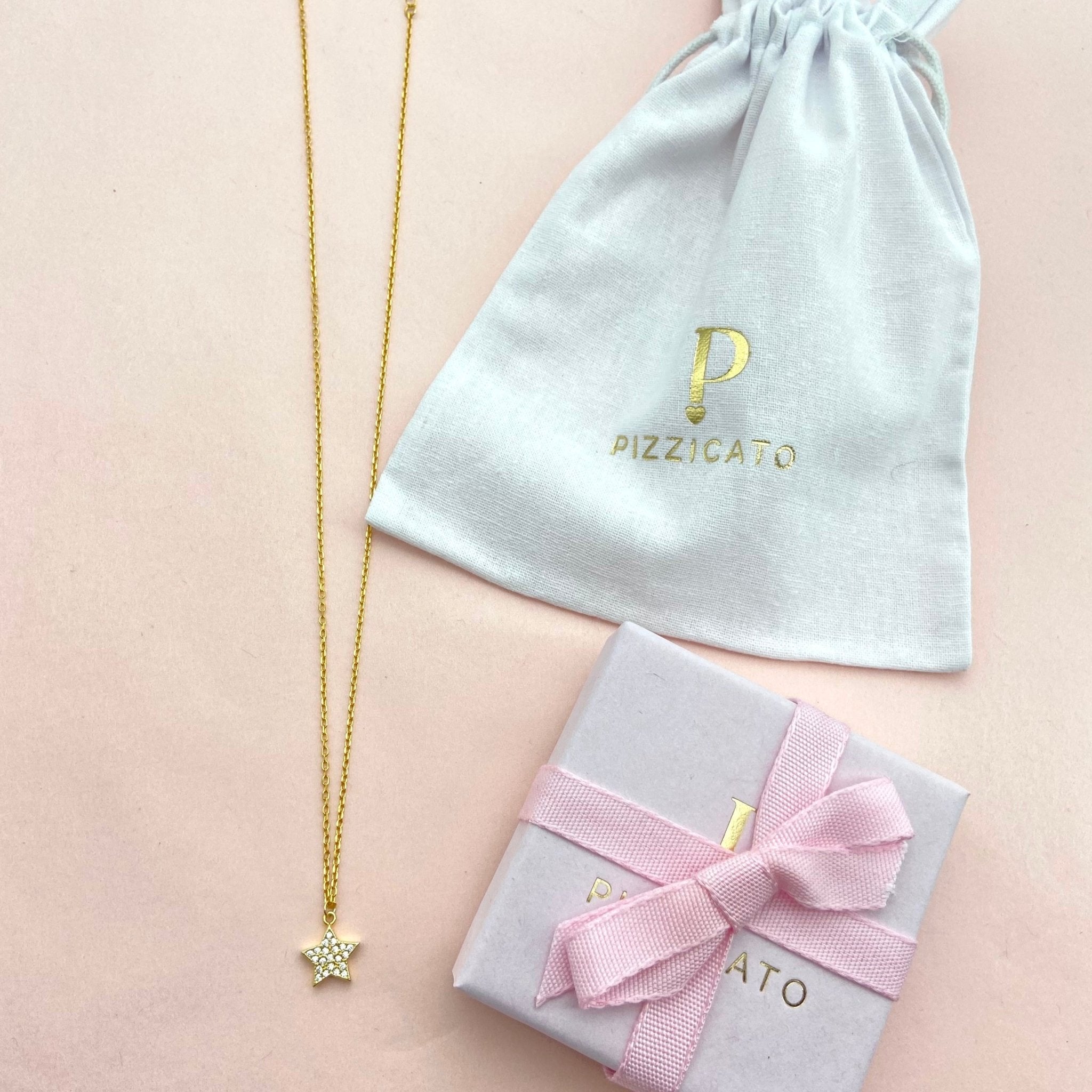 Collier avec pendentif étoile en zircone scintillante