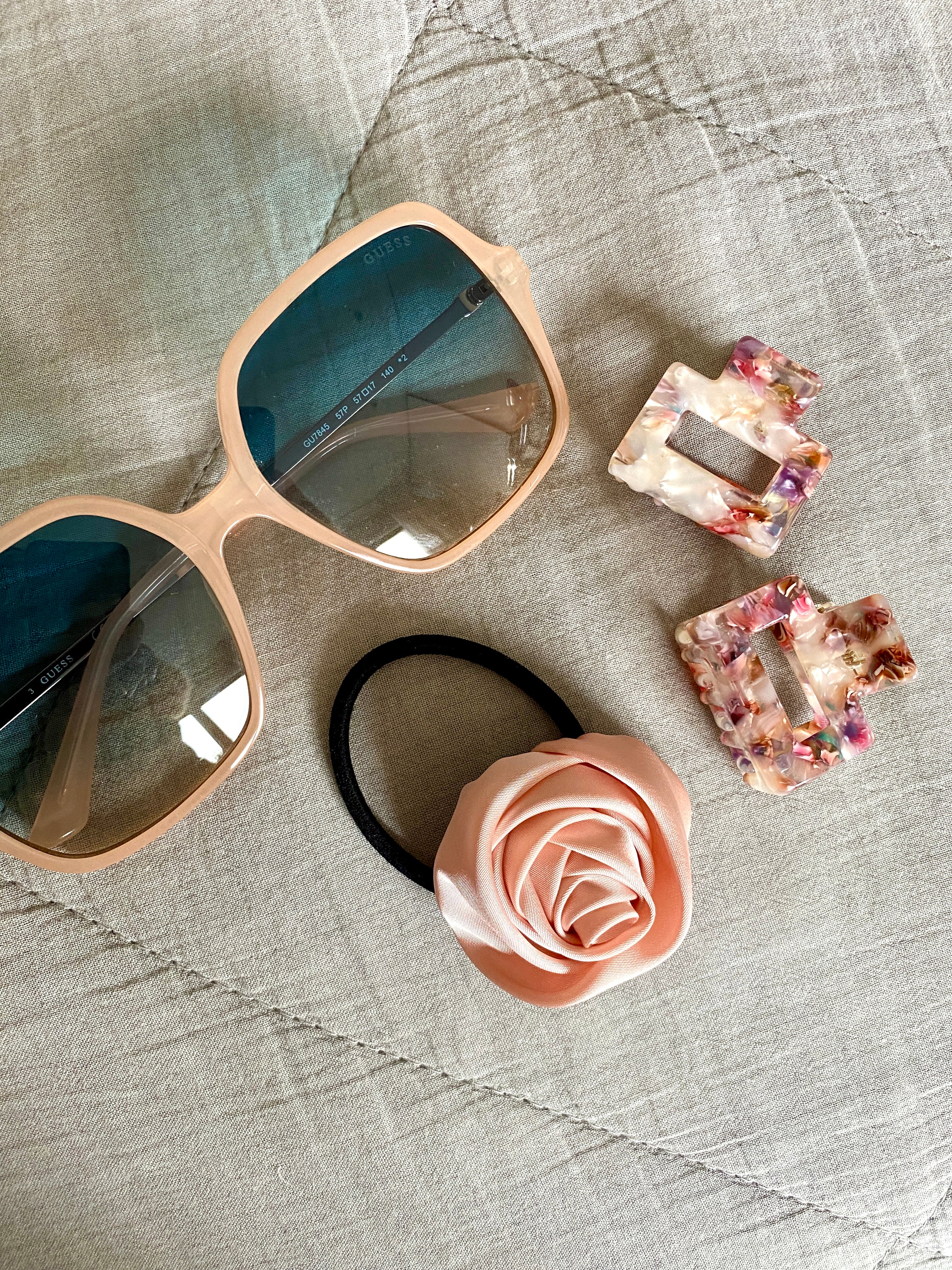 Haargummi mit Satinrose