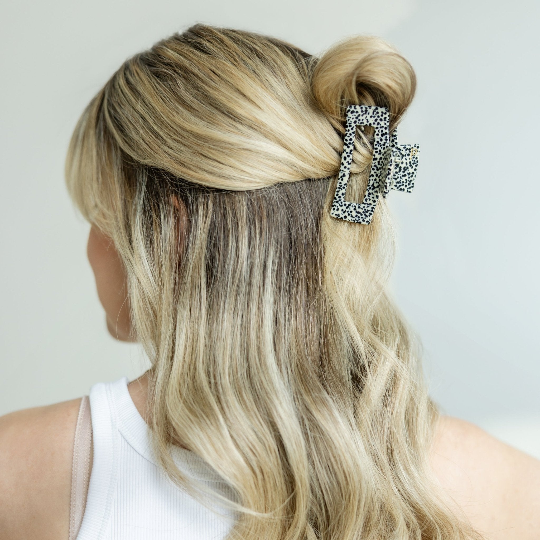 Haarklammer Pizzicato Minimalist Chia Black Medium halbhohe Frisur mittellanges Haar