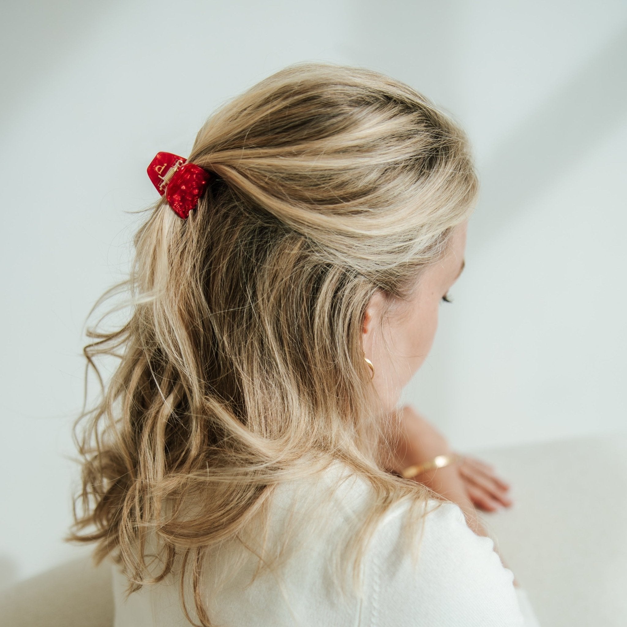 Pizzicato Haarclip Twiggy Small in Cranberry - eleganter Look mit Farbakzent in Rot