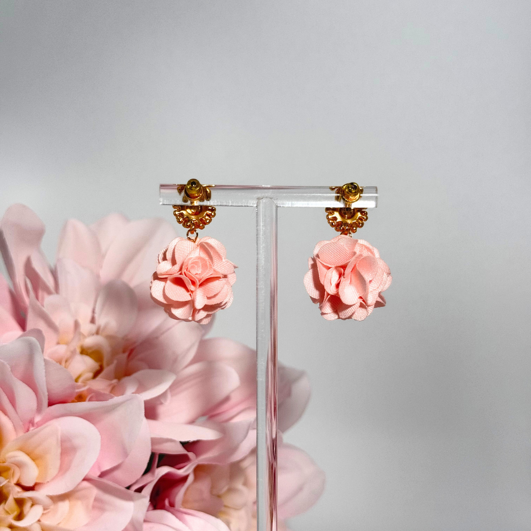 Bloomy Rosa von Hand gefertigt in München
