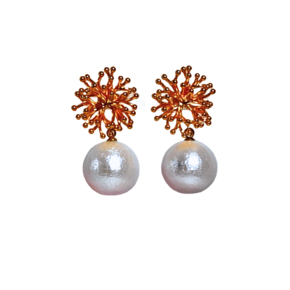 Coralline Big Pearl Statement Ohrringe von Pizzicato
