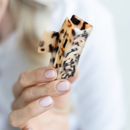 Haarklammer Pizzicato Minimalist Leo light Medium Schildpatt Seitenansicht