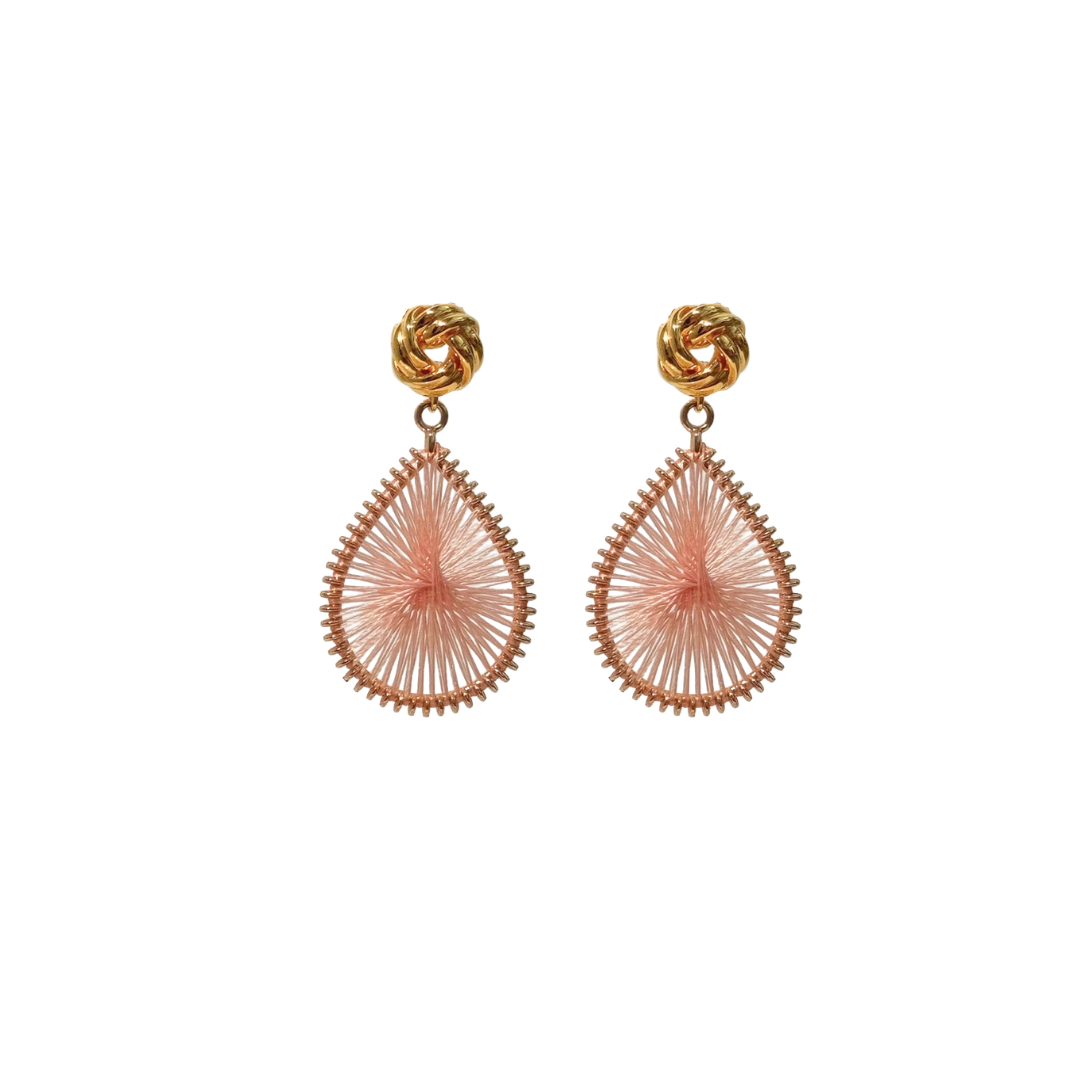 Knotted Boho Blush Statement Ohrringe in Rosa und Gold von Pizzicato
