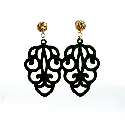 Knotted Leaf Olive Statement Ohrringe von Pizzicato
