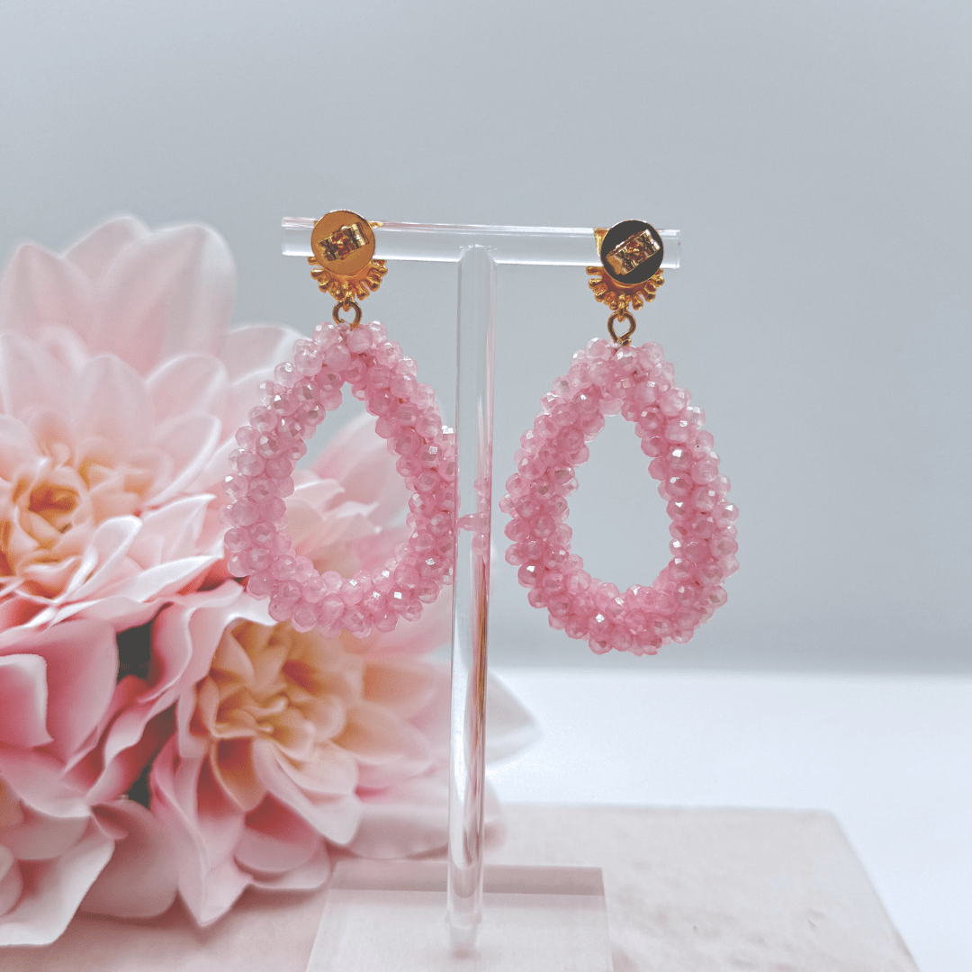 Tropfenohrring Bloom von Pizzicato in Rosa 