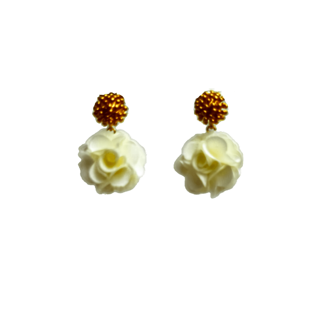 Bloomy White Statement Ohrringe von Pizzicato
