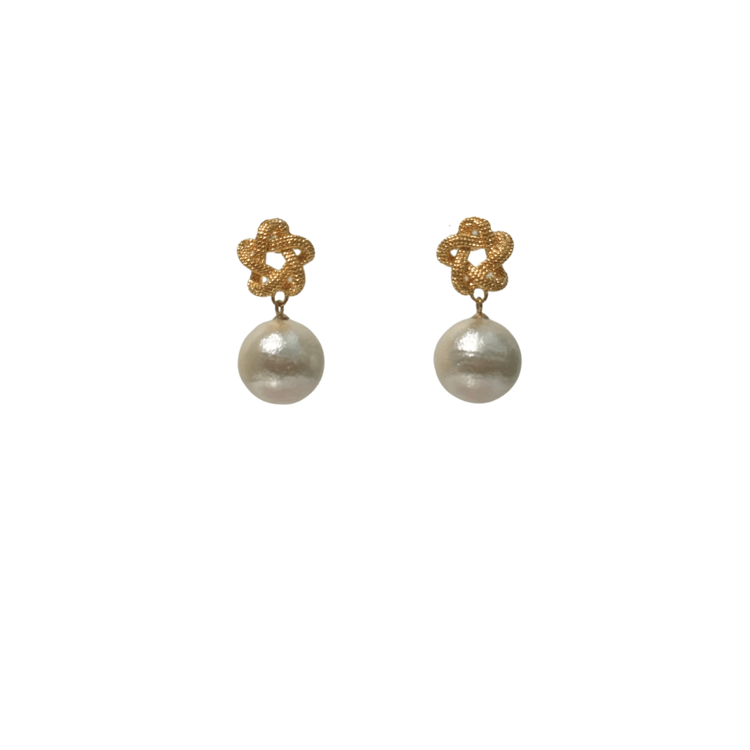 Eternity Champagne Pearl Ohrringe mit großer Baumwollperle von Pizzicato
