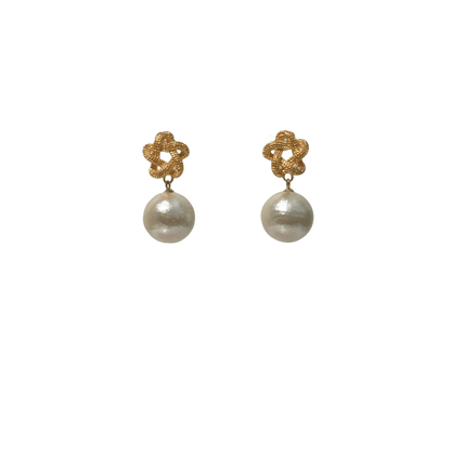 Eternity Champagne Pearl Ohrringe mit großer Baumwollperle von Pizzicato
